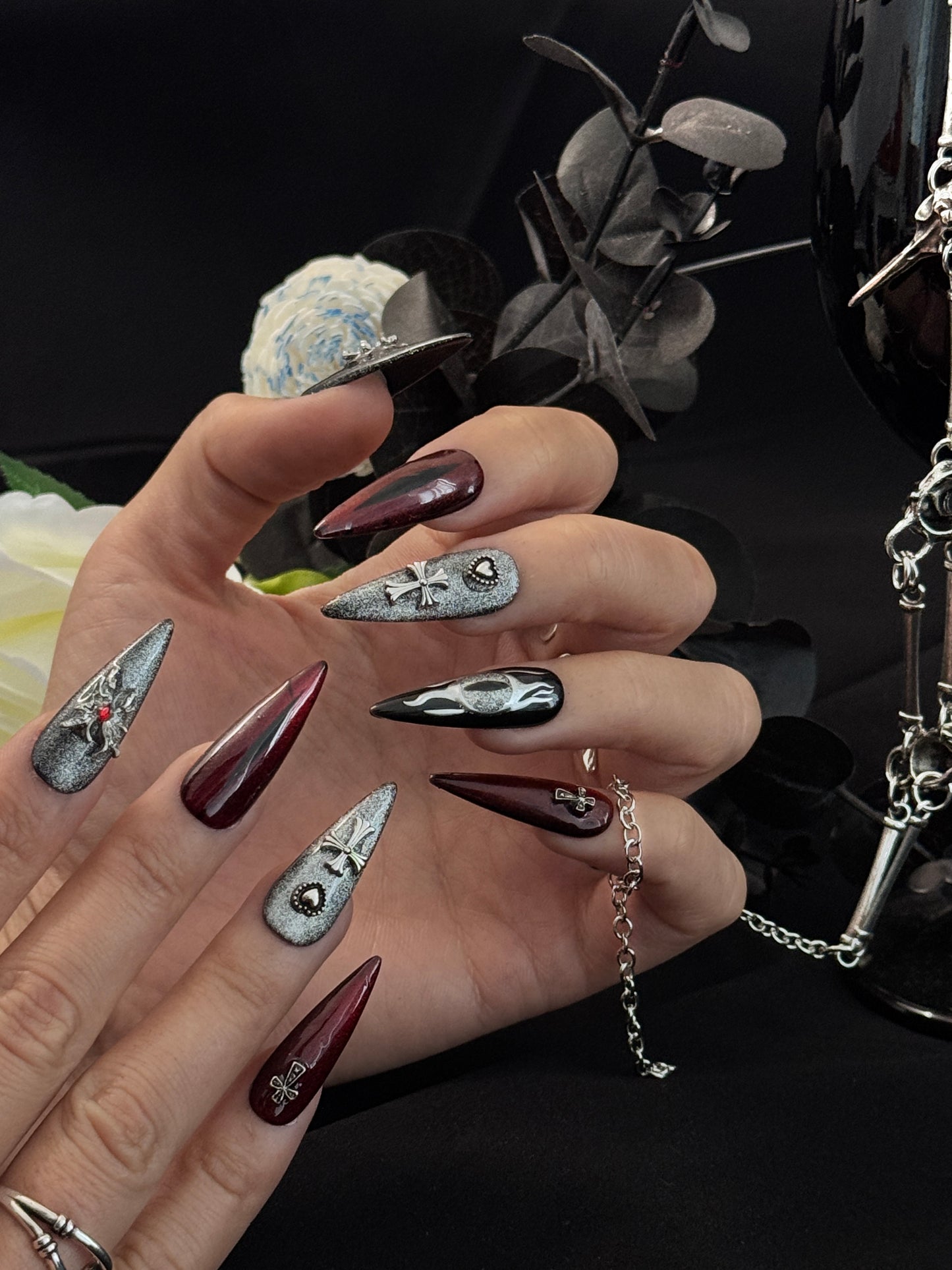 Dark Gothic Cat Eye — Handmade Press-On Nails