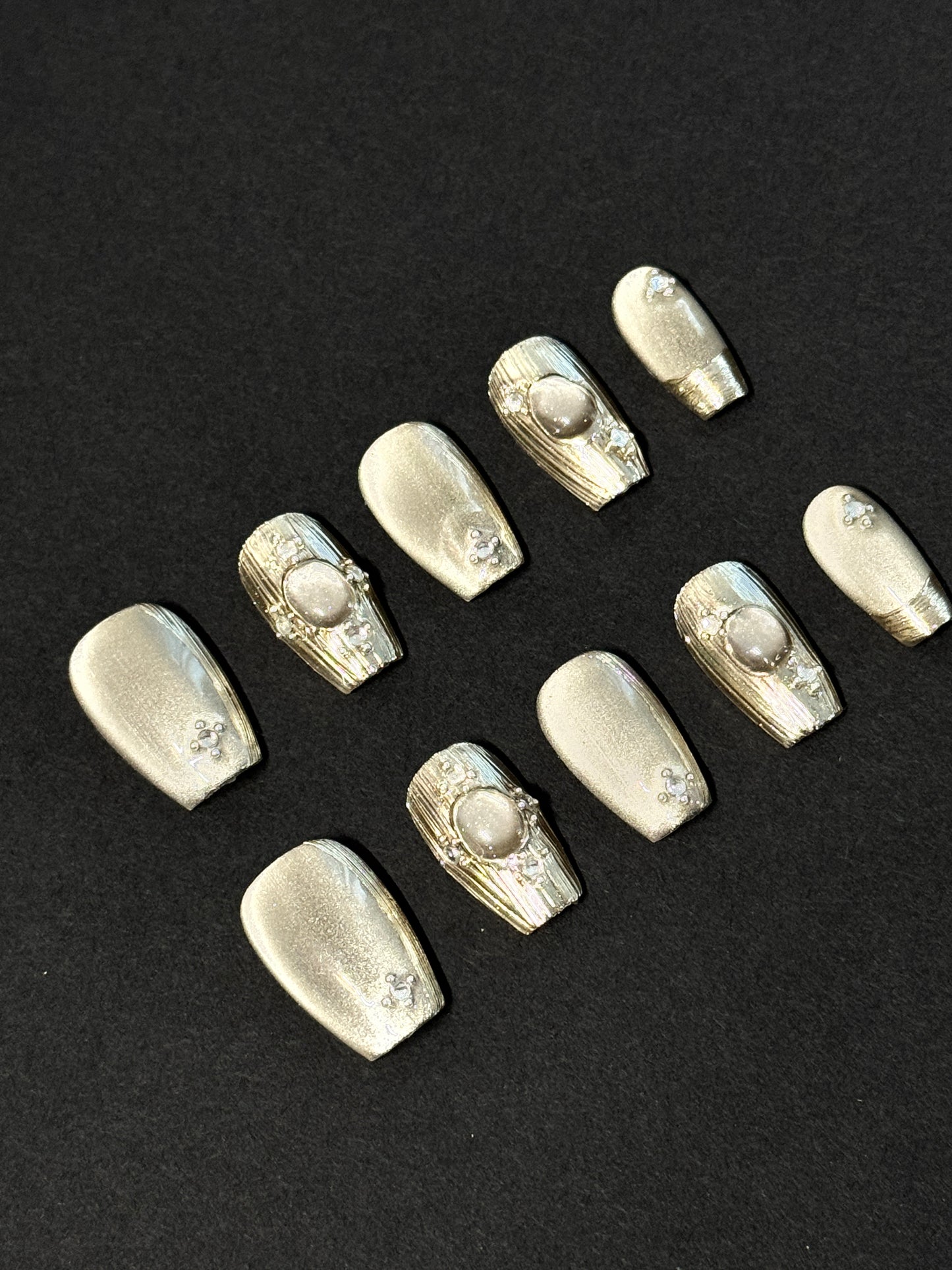 Golden Cat Eye – Metallic Shine Press-On Nails