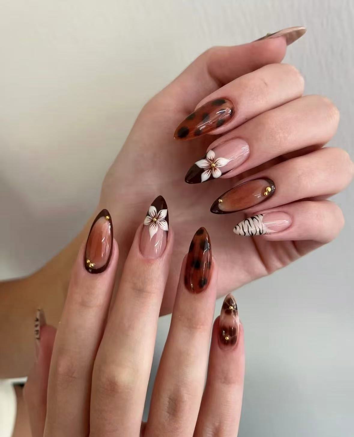 Brown Tortoise & Nude Blossom Press-On Nails