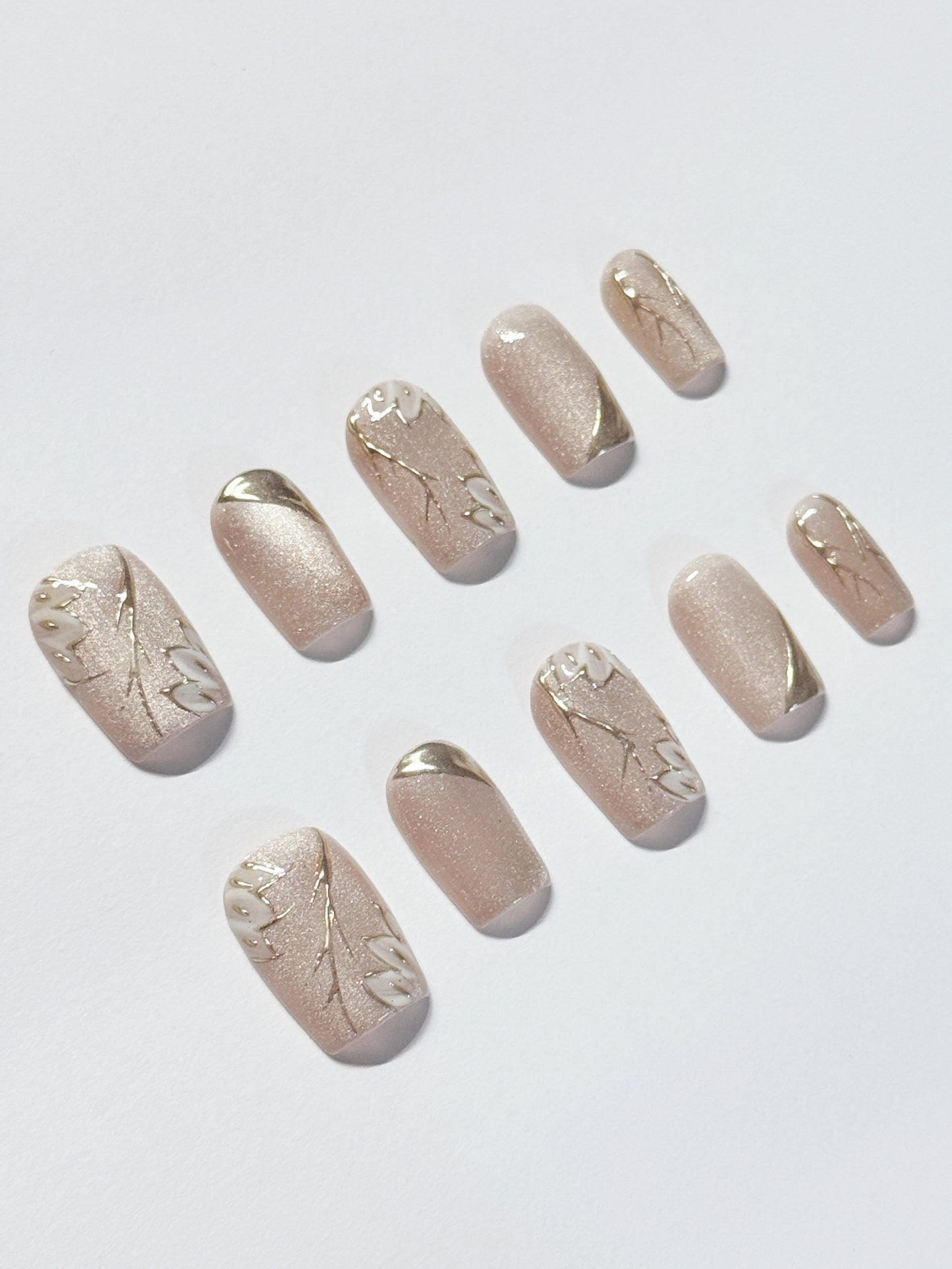 Golden Bloom – Champagne Hand-Painted Press-On Nails