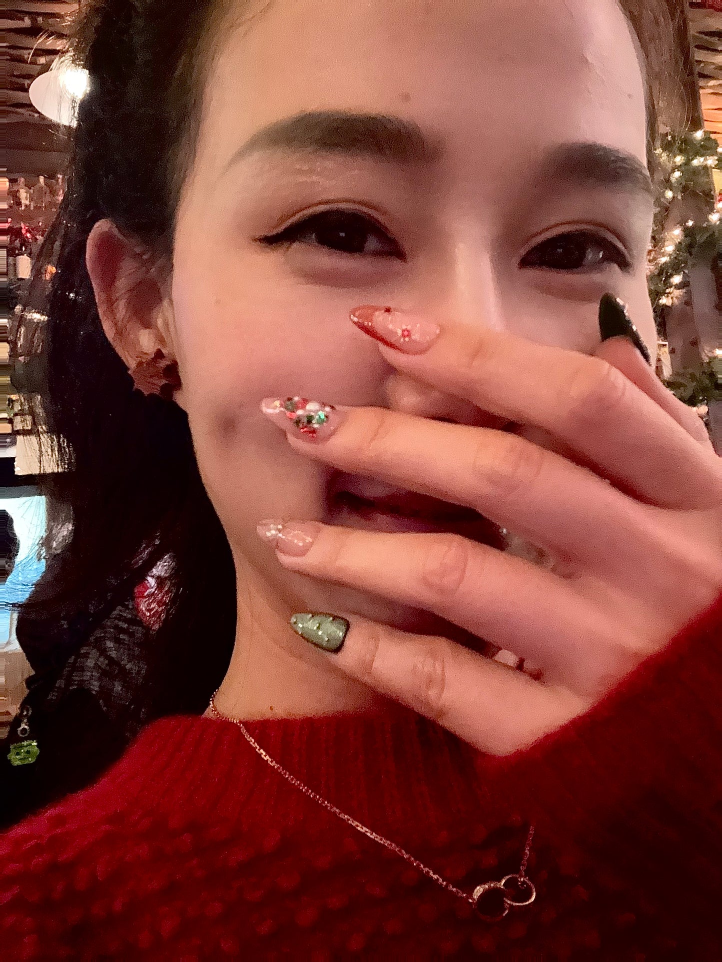 Emerald Noel Bow – Luxury Handcrafted Christmas Press-On Nails）