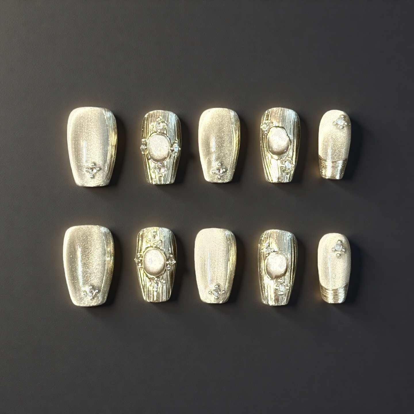 Golden Cat Eye – Metallic Shine Press-On Nails